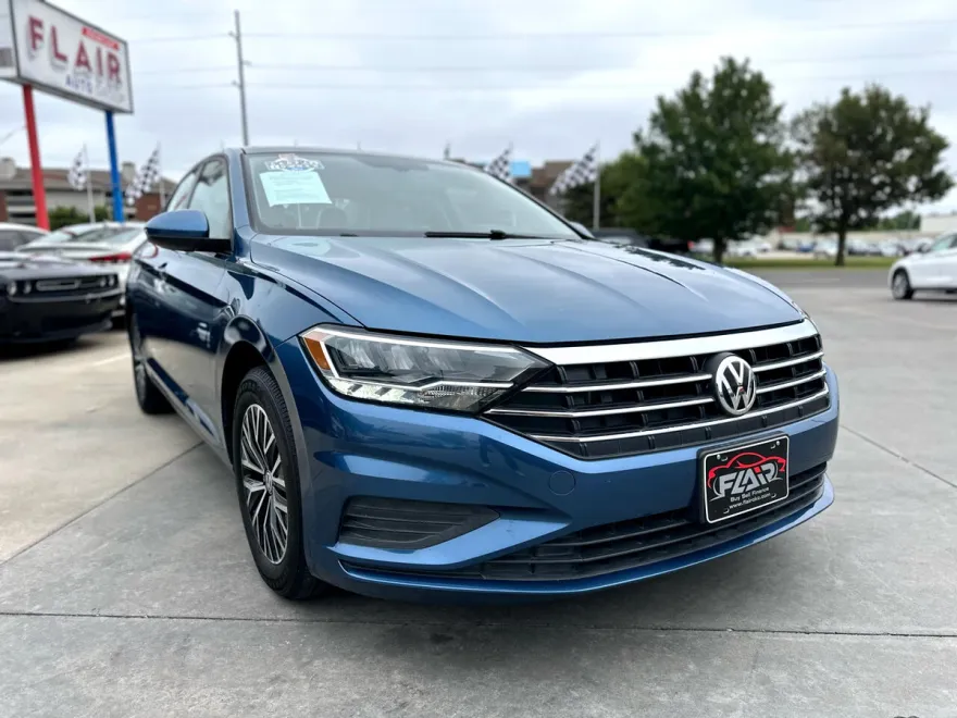 2019 Volkswagen Jetta SE R-Line photo 1