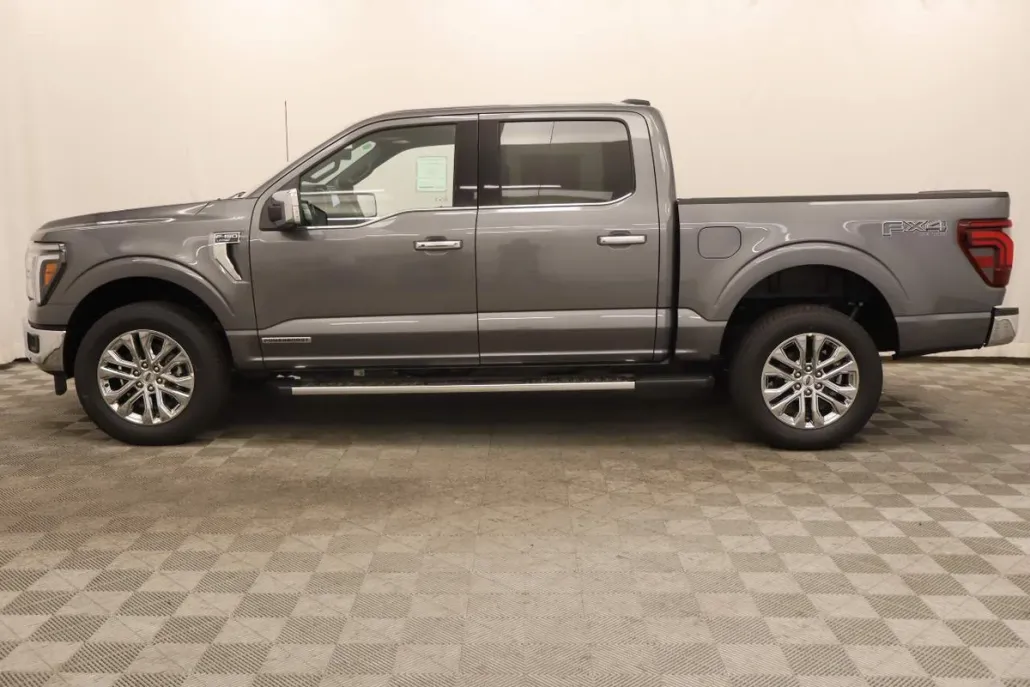 2025 Ford F-150 Lariat photo 1