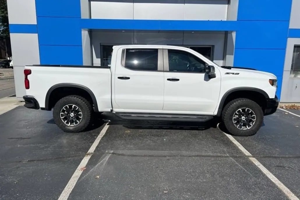 2024 Chevrolet Silverado 1500 ZR2 photo 1