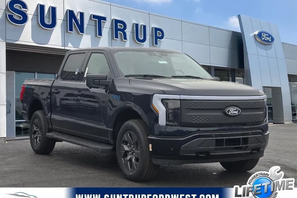 2025 Ford F-150 Lightning photo 1