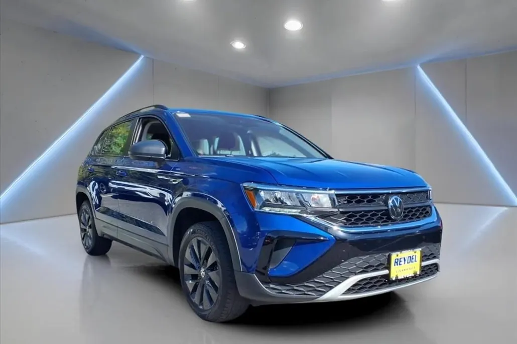 2024 Volkswagen Taos S photo 1