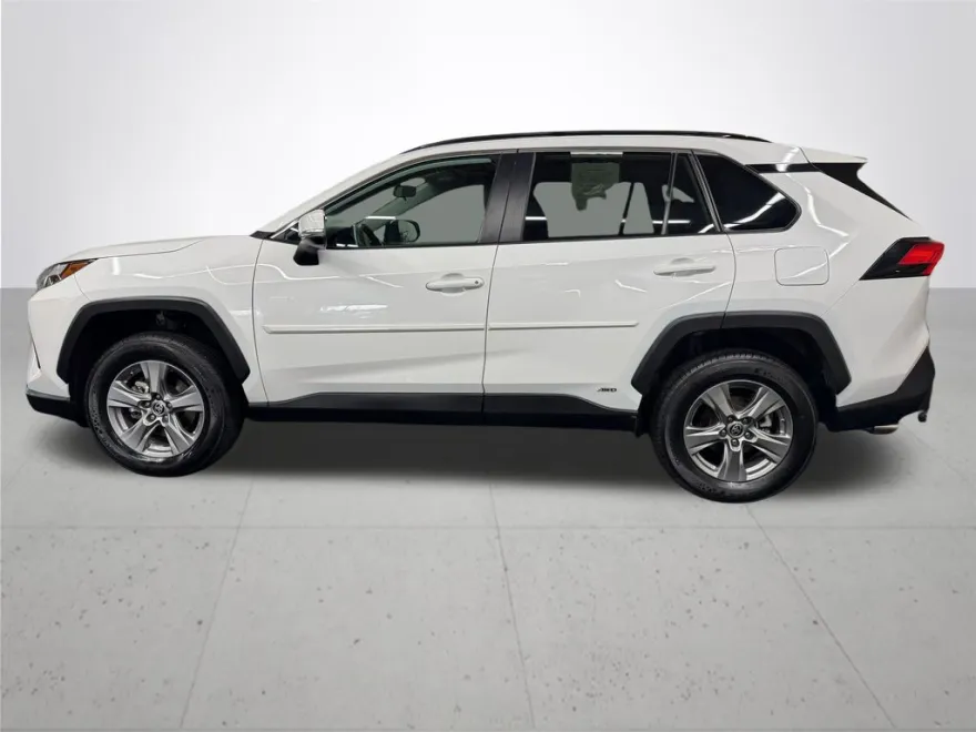 2023 Toyota RAV4 Hybrid LE photo 1