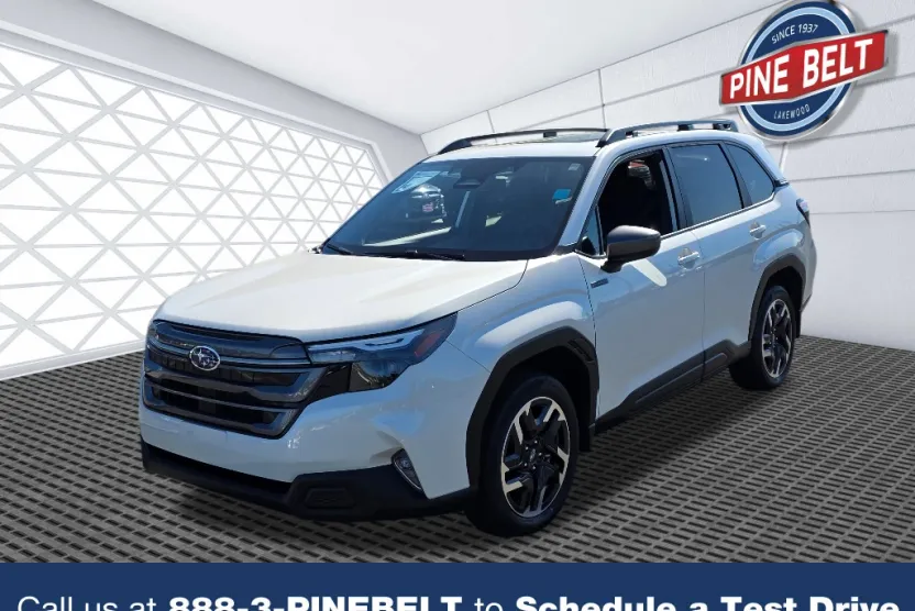 2025 Subaru Forester Premium photo 1