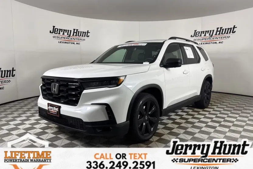 2025 Honda Pilot Black Edition photo 1
