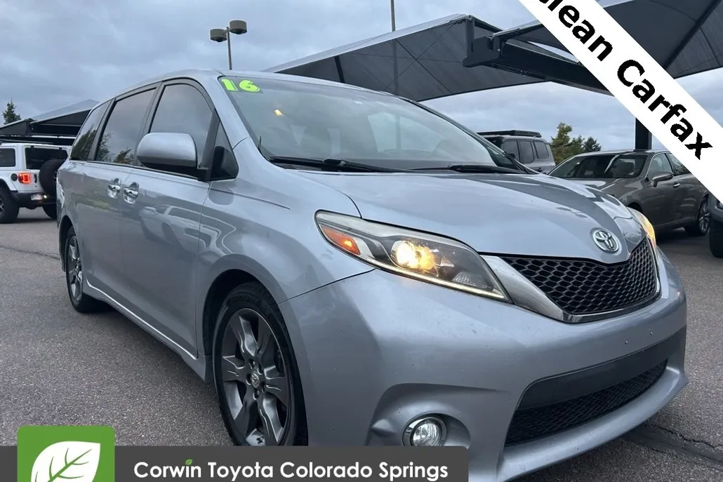 2016 Toyota Sienna photo 1