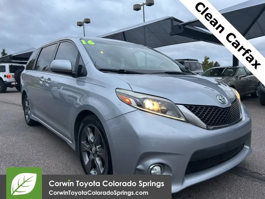2016 Toyota Sienna photo 1