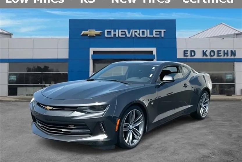 2016 Chevrolet Camaro 1LT photo 1