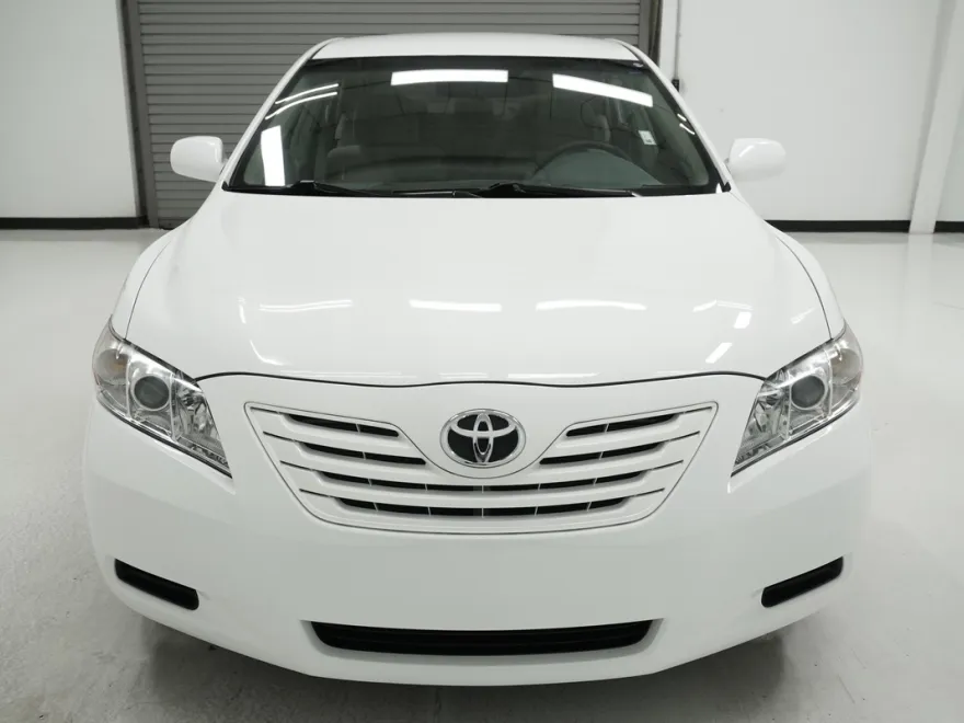 2008 Toyota Camry photo 2
