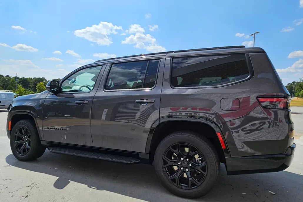 2025 Jeep Wagoneer Series II Carbide photo 1