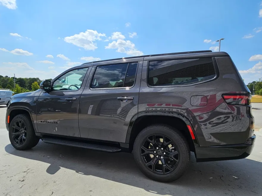 2025 Jeep Wagoneer Series II Carbide photo 1