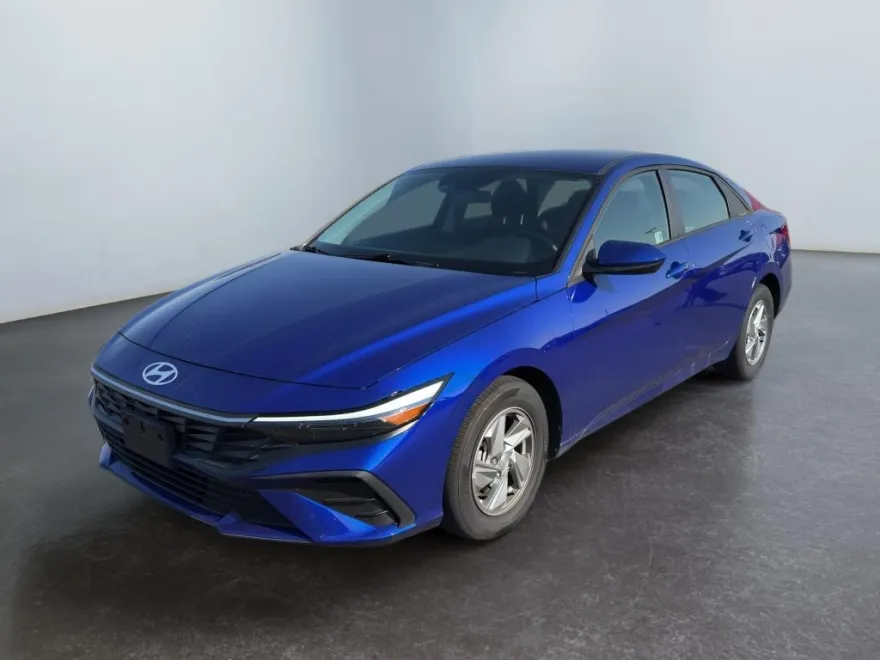 2024 Hyundai Elantra SE photo 1