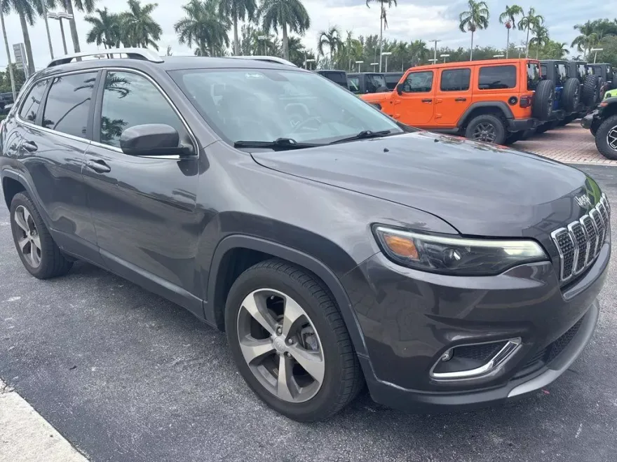 2019 Jeep Cherokee Limited photo 1