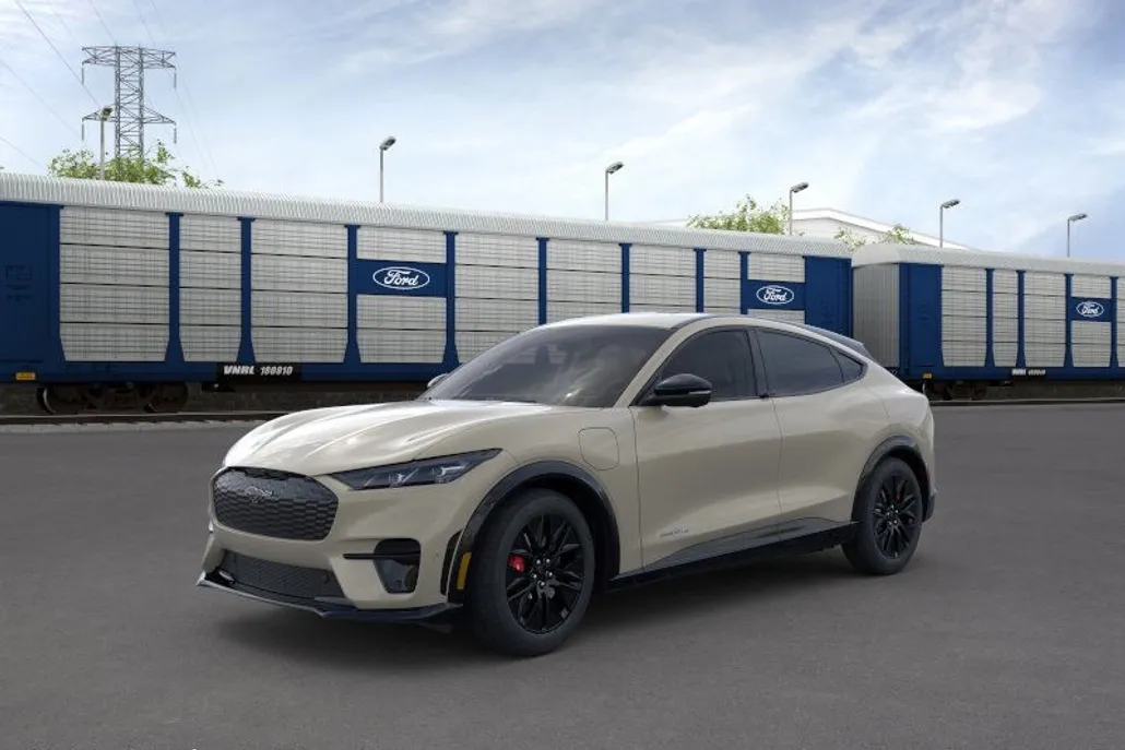 2025 Ford Mustang Mach-E Premium photo 1