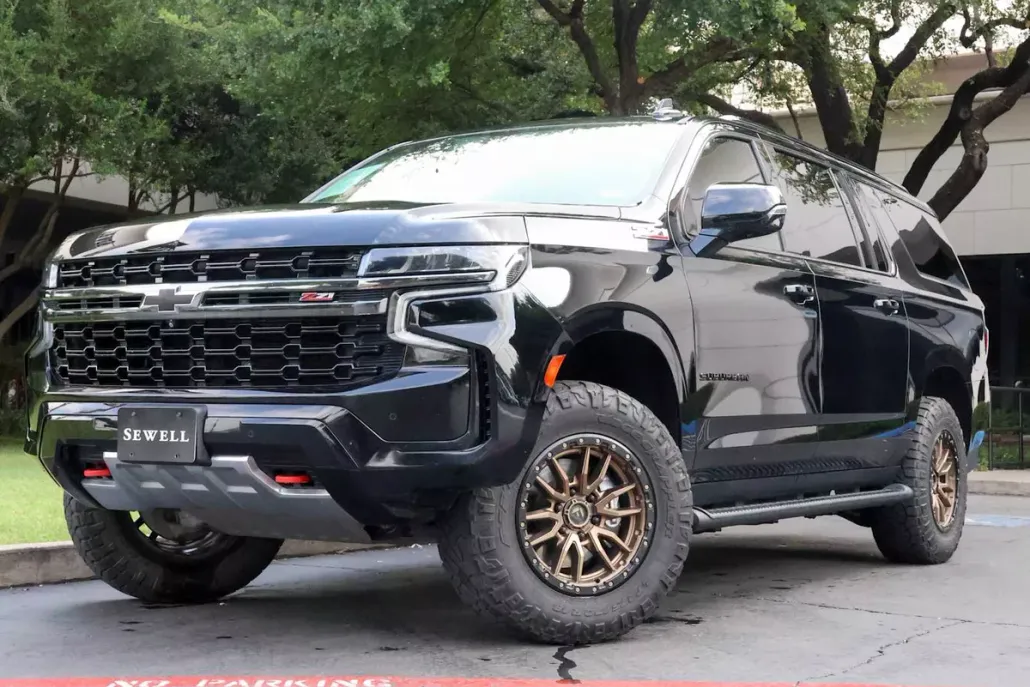 2021 Chevrolet Suburban Z71 photo 1