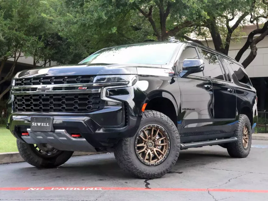 2021 Chevrolet Suburban Z71 photo 1