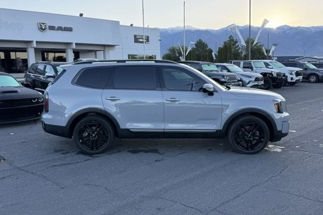 2023 Kia Telluride SX Prestige X-Line photo 1
