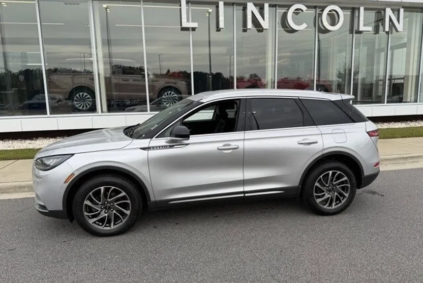 2020 Lincoln Corsair Standard photo 1