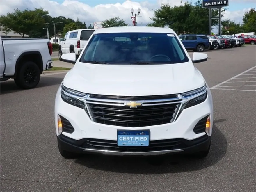 2023 Chevrolet Equinox LT photo 1
