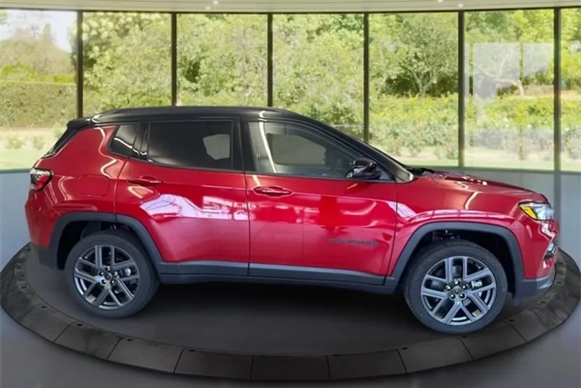 2025 Jeep Compass Limited photo 1