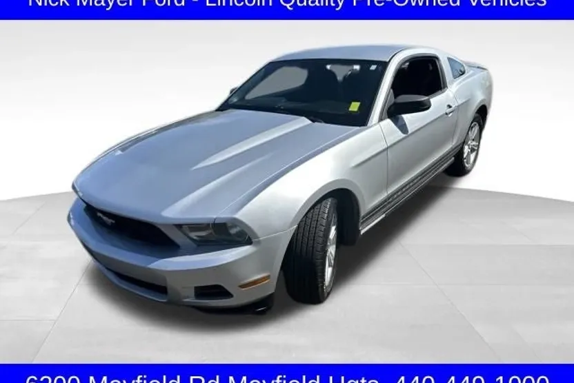 2011 Ford Mustang V6 photo 1