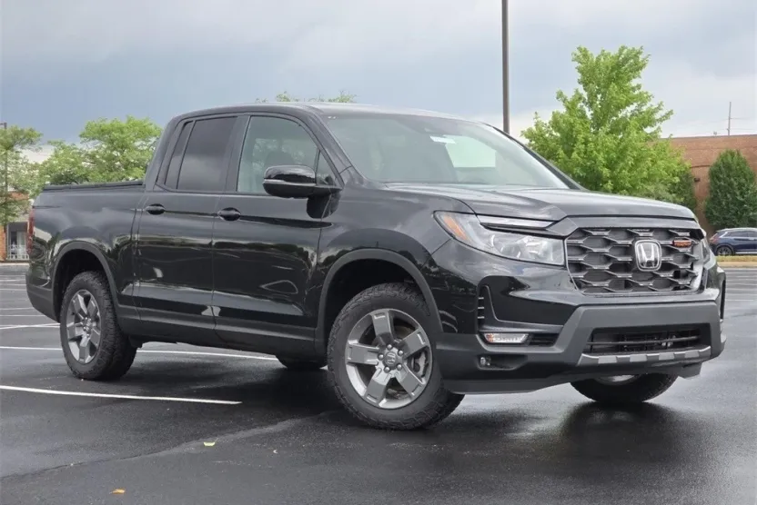 2025 Honda Ridgeline TrailSport photo 1