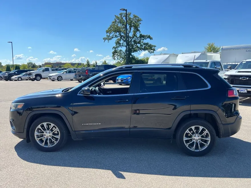 2019 Jeep Cherokee Latitude photo 1