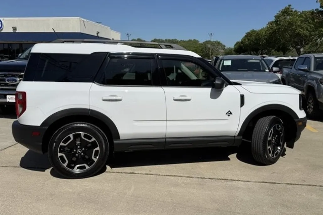 2023 Ford Bronco Sport Outer Banks photo 1