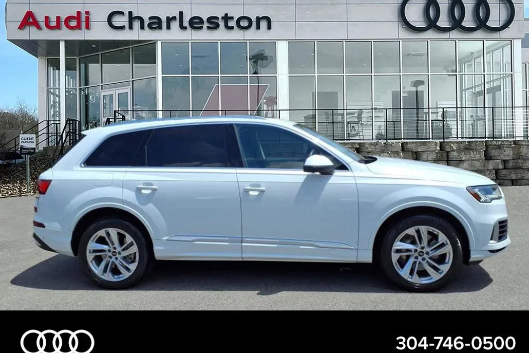 2023 Audi Q7 Prestige photo 1