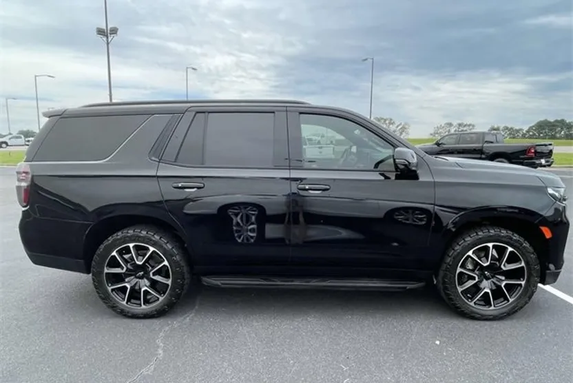 2021 Chevrolet Tahoe RST photo 1