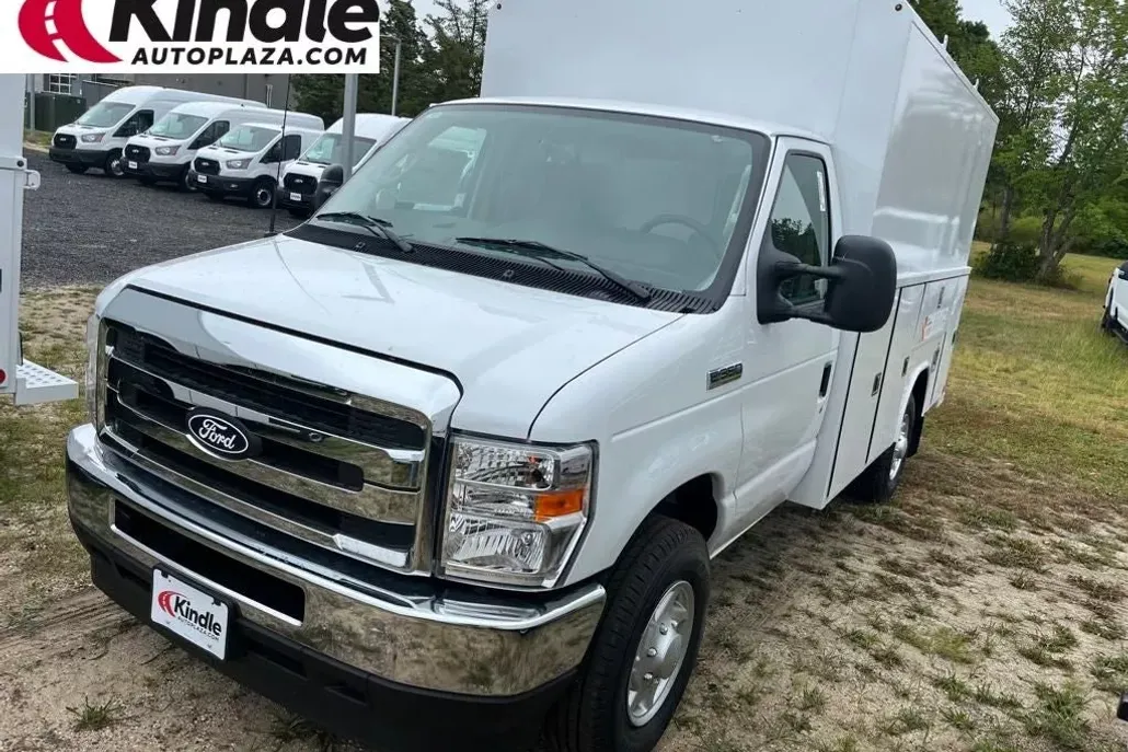 2026 Ford E-350 Base photo 1