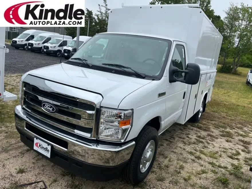 2026 Ford E-350 Base photo 1