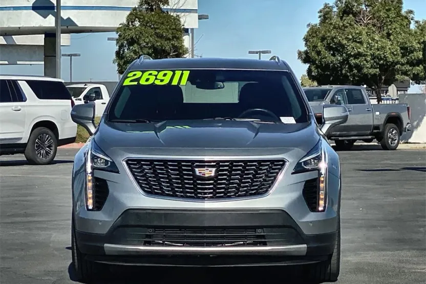 2023 Cadillac XT4 Premium Luxury photo 1