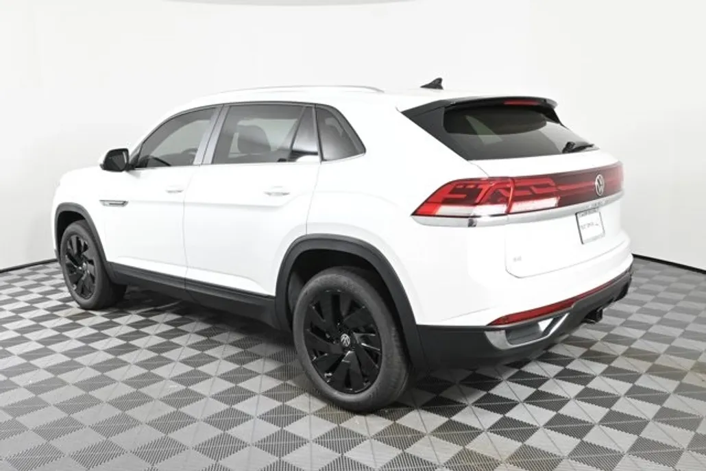2026 Volkswagen Atlas Cross Sport SE Technology photo 1