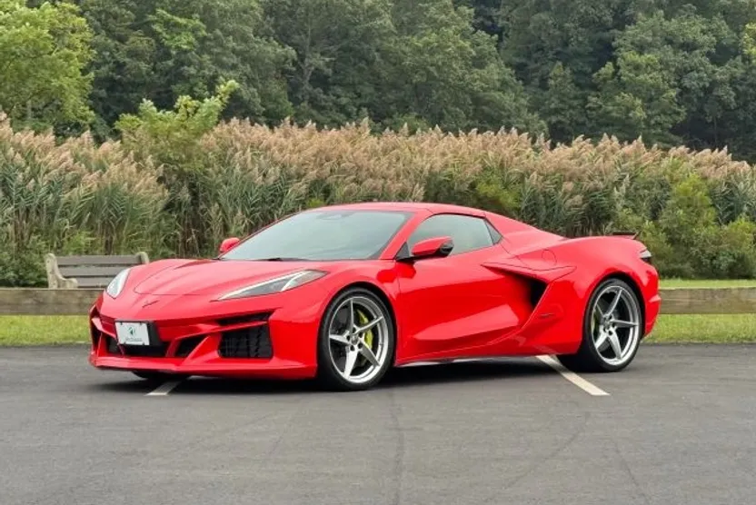2024 Chevrolet Corvette E-Ray Convertible photo 1