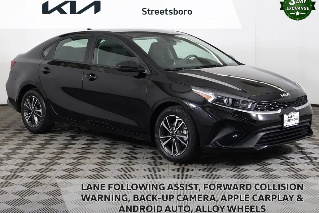 2024 Kia Forte LXS photo 1