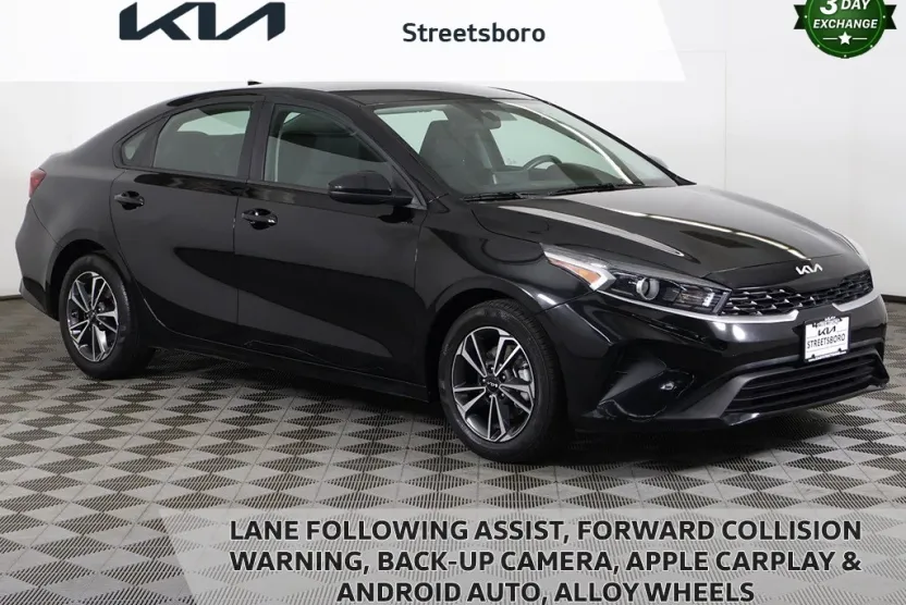 2024 Kia Forte LXS photo 1