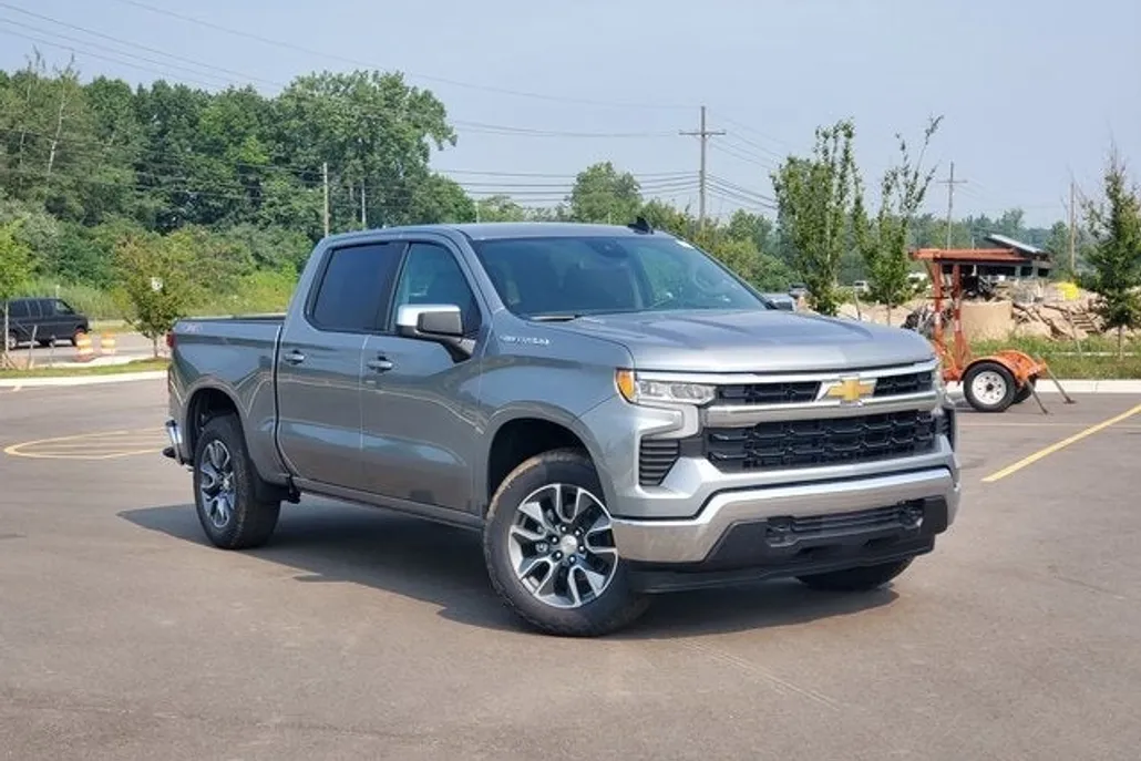 2026 Chevrolet Silverado 1500 LT photo 1