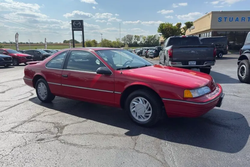 1991 Ford Thunderbird Base photo 1