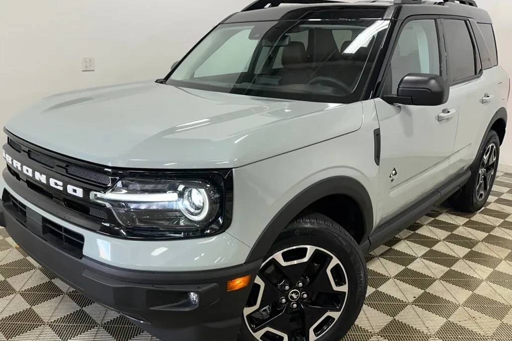 2024 Ford Bronco Sport Outer Banks photo 1