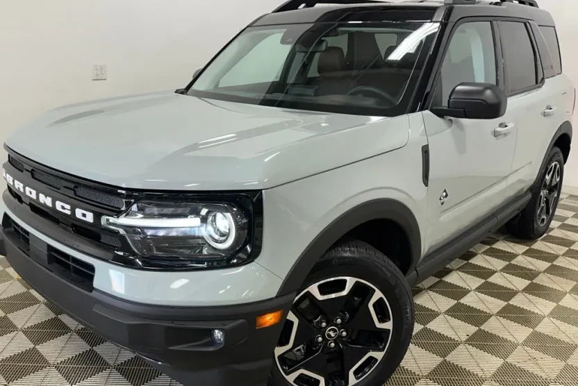 2024 Ford Bronco Sport Outer Banks photo 1