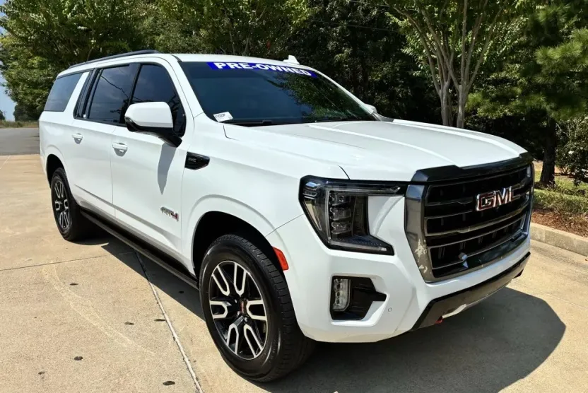 2023 Gmc Yukon XL AT4 photo 1