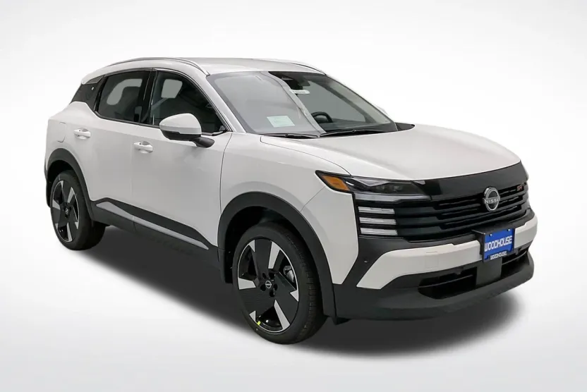 2025 Nissan Kicks SR photo 1