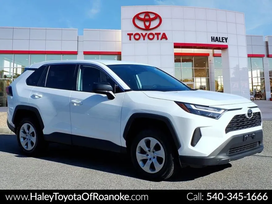2024 Toyota RAV4 LE photo 1