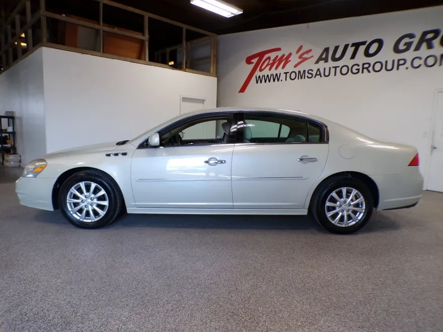 2011 Buick Lucerne CX photo 1