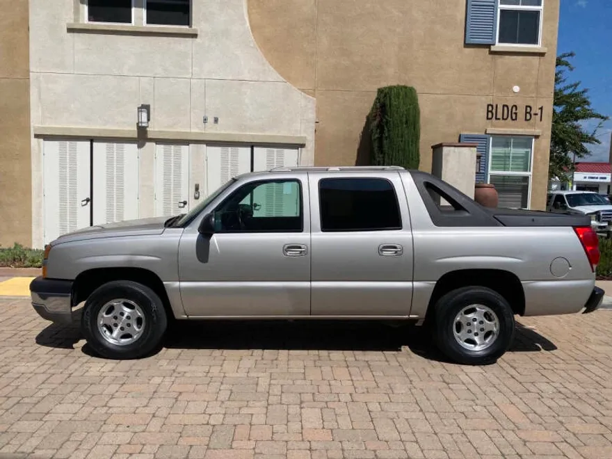 2004 Chevrolet Avalanche photo 1