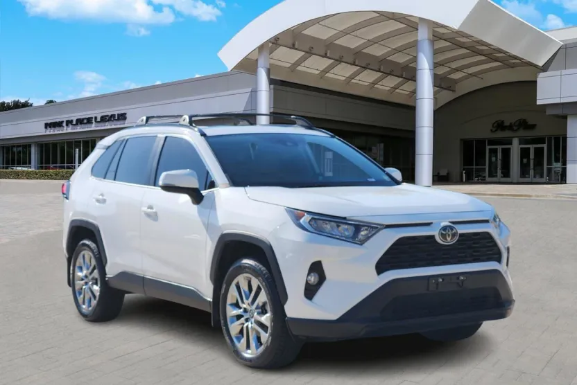2020 Toyota RAV4 XLE Premium photo 1