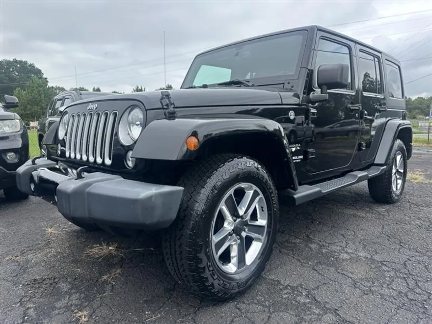 2016 Jeep Wrangler Unlimited Sahara photo 1