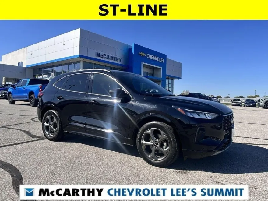 2023 Ford Escape ST-Line photo 1