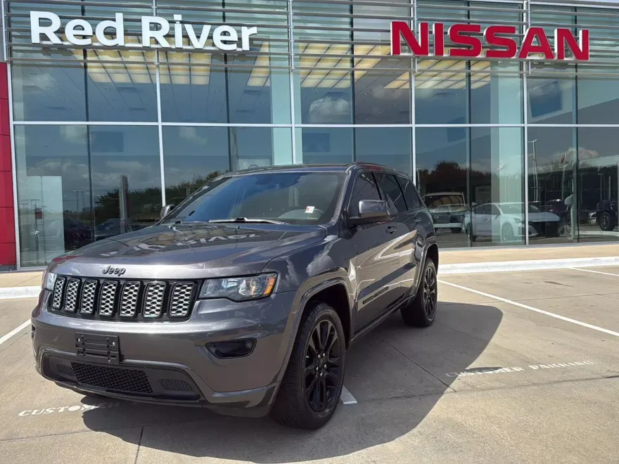 2019 Jeep Grand Cherokee Altitude photo 1