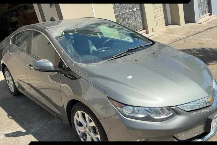 2017 Chevrolet Volt Premier photo 1